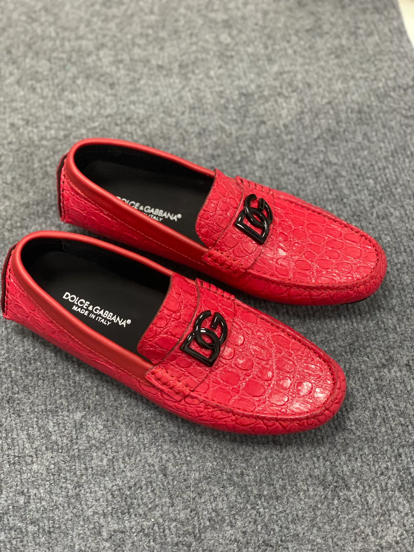 Men's Men's Shoes Men's Men's Shoes 💰700 new style "DG Duban Spring New Casual Driving Shoes" latest hot style, top brand luxury ~ purchasing agency, top quality ~.  The upper is made of imported original cowhide with fine workmanship. The original stylish and stylish soft rubber wear-resistant and non-slip outsole is light and comfortable on the feet. The real thing looks better in real life, 38-45